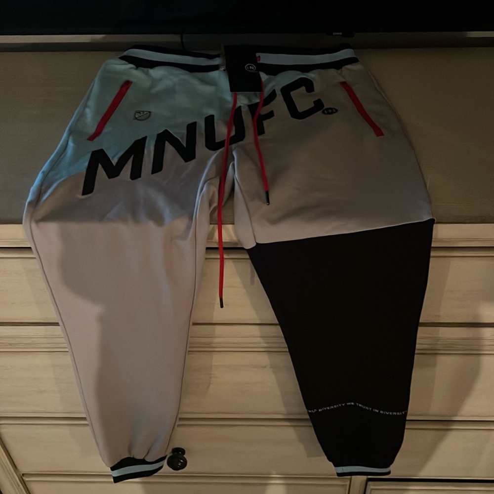 HYBRID NATION X MNUFC JOGGERS MEN’S MEDIUM
